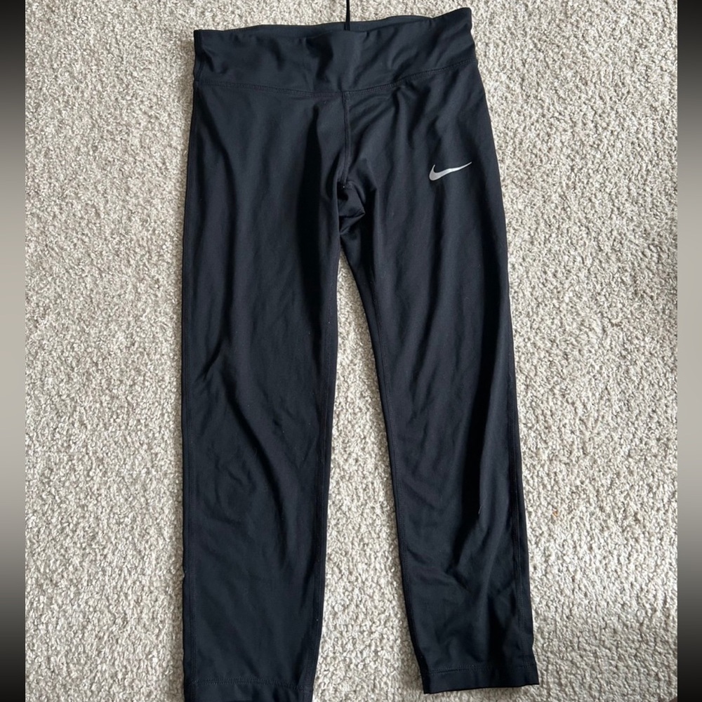 Nike cropped athletic leggings